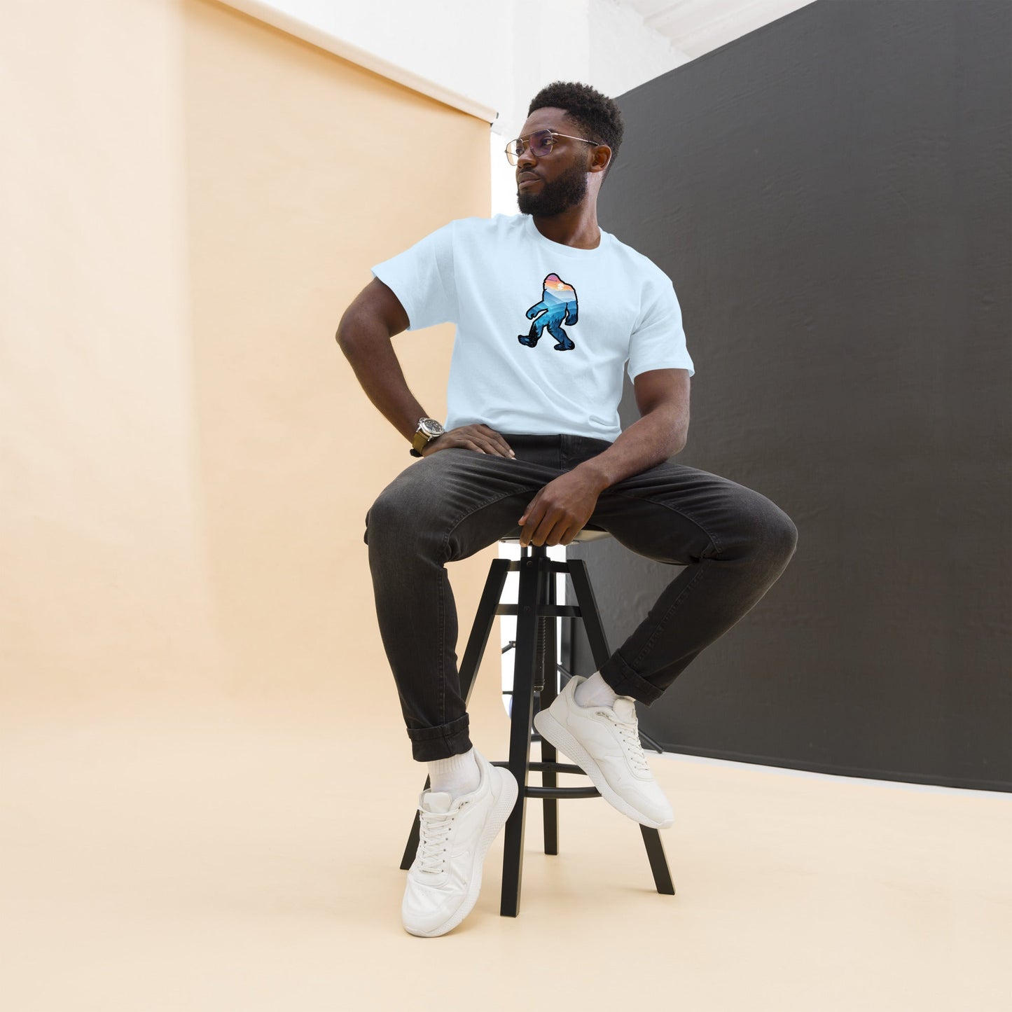 Bigfoot Blue Mountains Men's (Unisex) Classic Tee - Men's Shirts - Discovery Co.