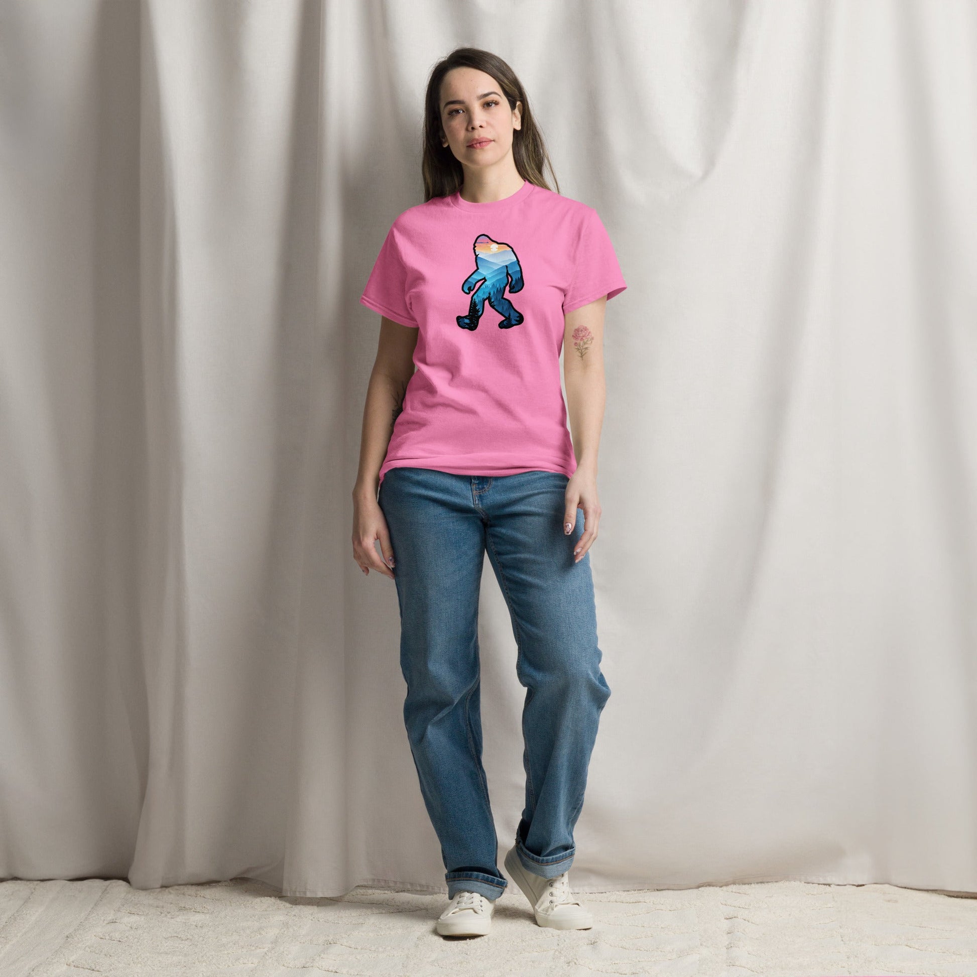 Bigfoot Blue Mountains Women's (Unisex) Classic Tee - Women's Shirts - Discovery Co.