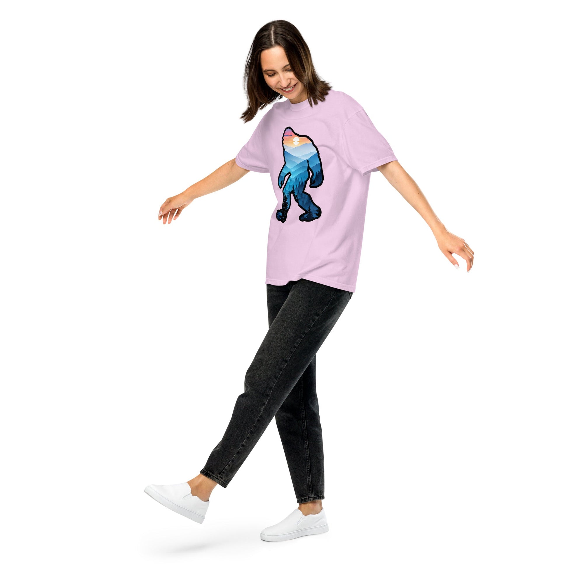 Bigfoot Blue Mountains Women's (Unisex) Premium Tee - Women's Shirts - Discovery Co.