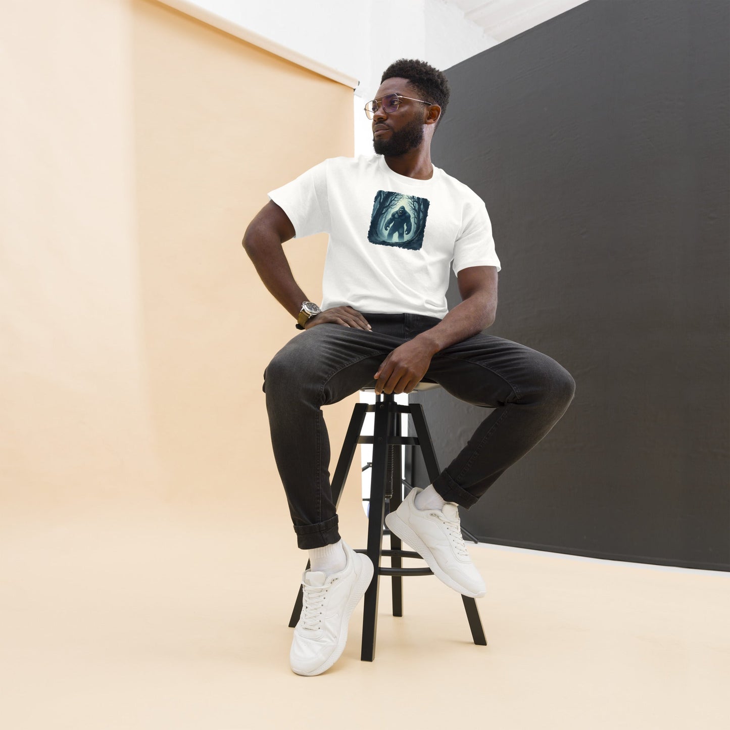 Scary Bigfoot Men's (Unisex) Classic Tee - Men's Shirts - Discovery Co.