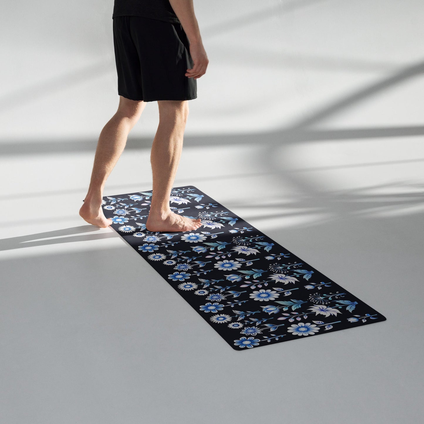 White and Blue Flowers Yoga Mat - Discovery Co.